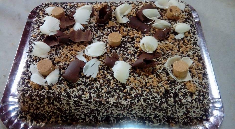 bolo festa de paçoquinha