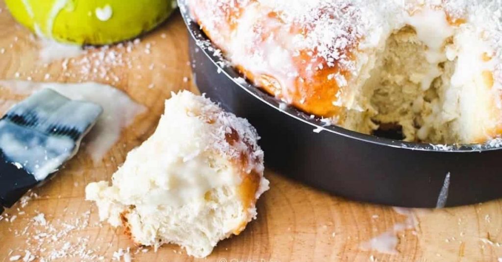 pão doce com leite condensado