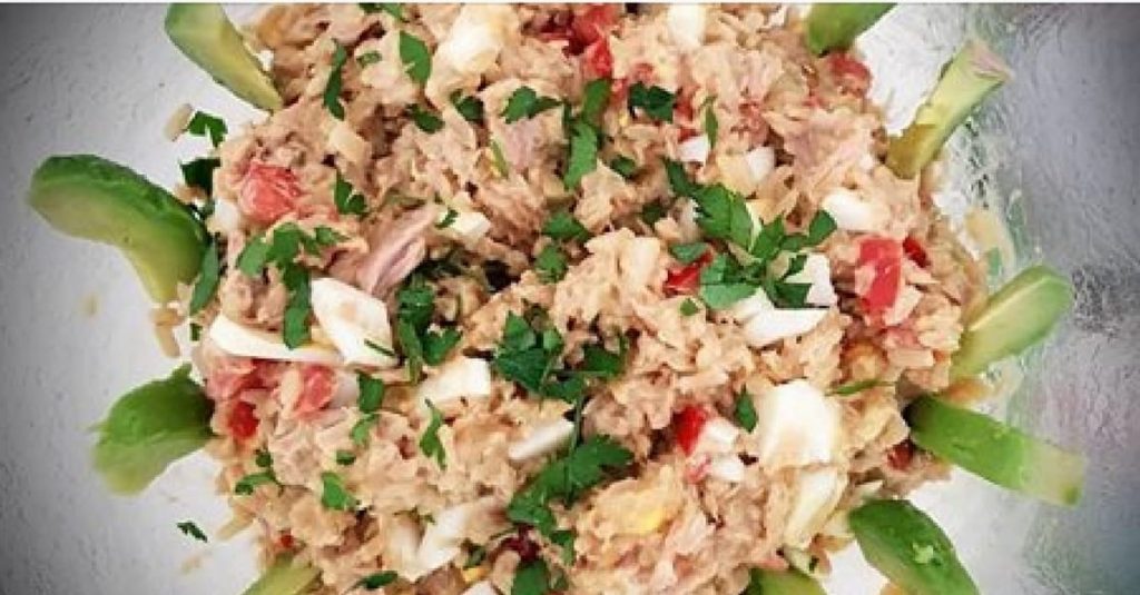 Salpicão de atum com arroz