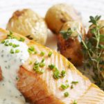 Salmão assado com batata doce no forno 1