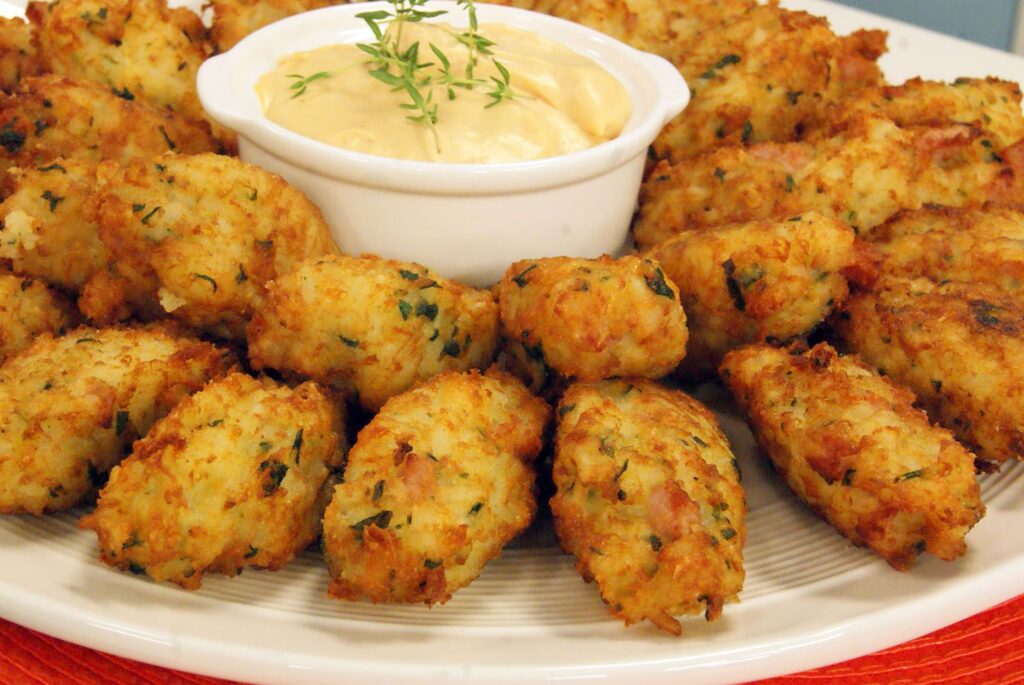 bolinho de arroz com bacon