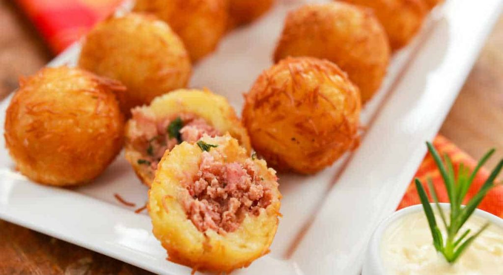 bolinho de mortadela