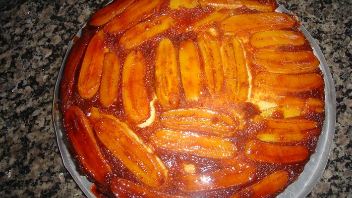 Bolo de banana caramelada