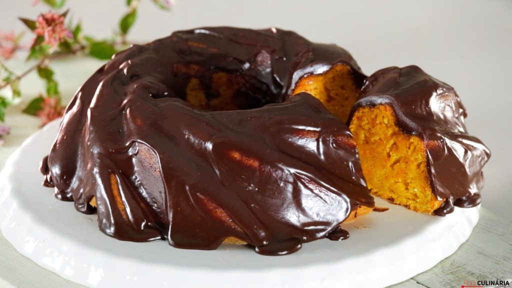 Bolo de cenoura simples