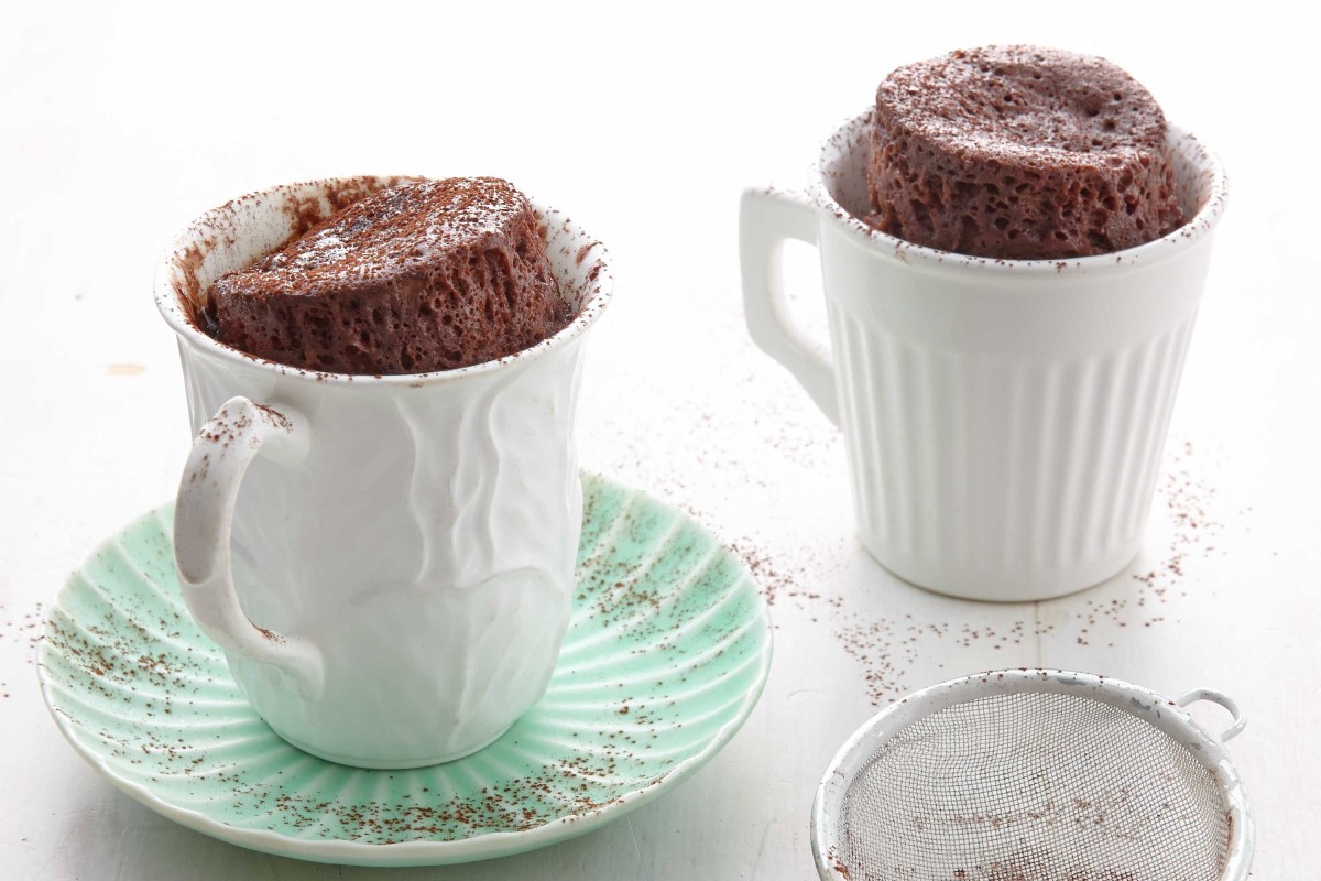 Bolo de caneca com gotas de chocolate – Fácil e rápido 1