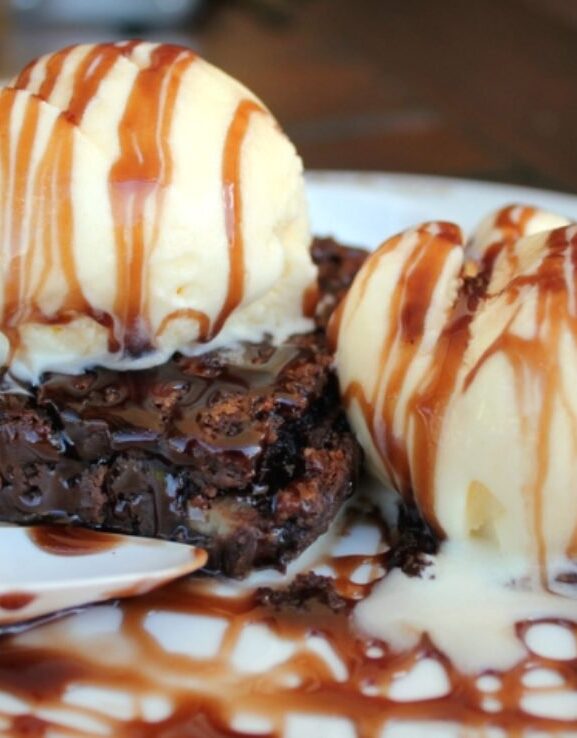 brownie com sorvete